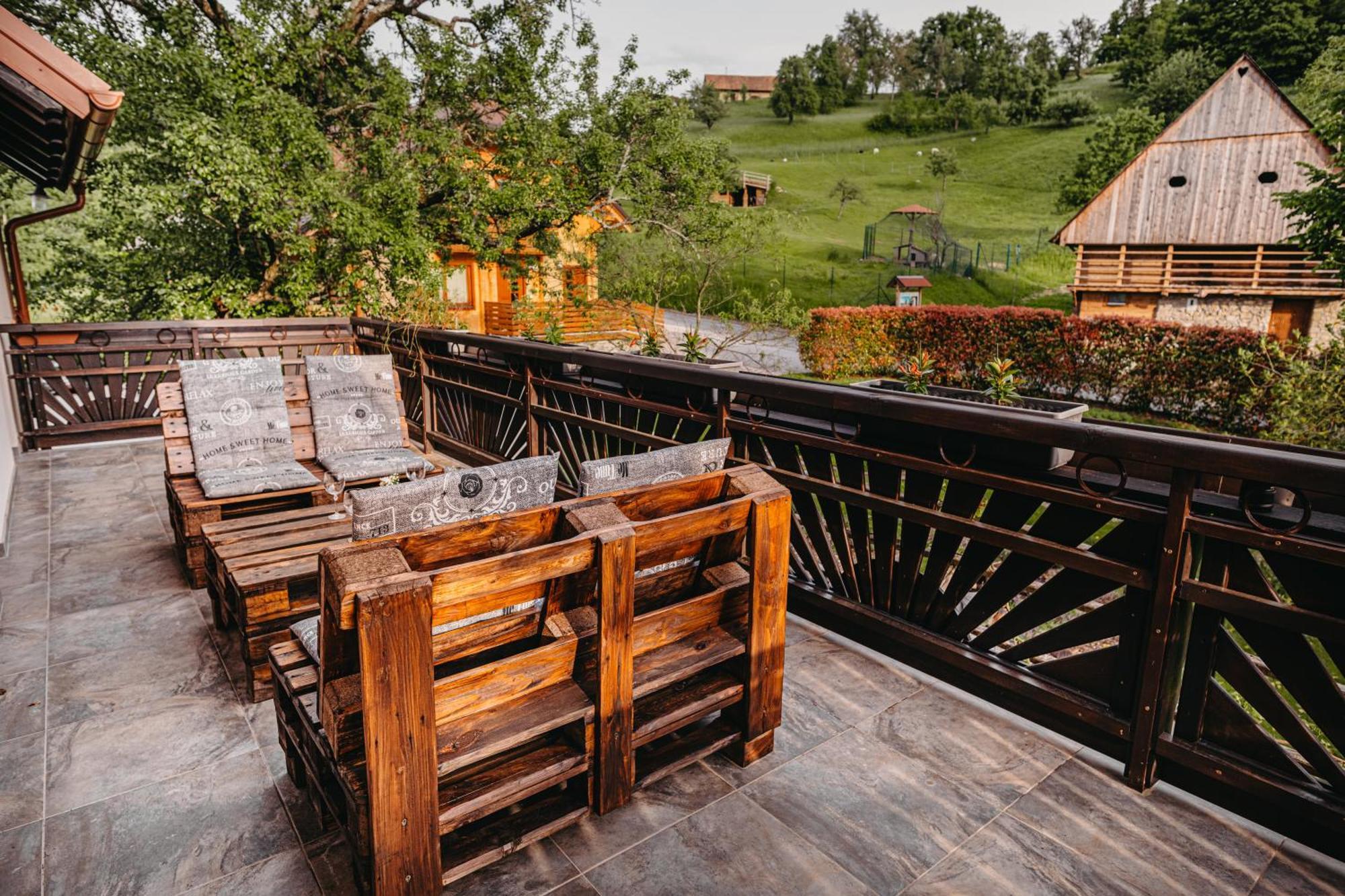 Adventure Farm Bed & Breakfast Store Exterior foto